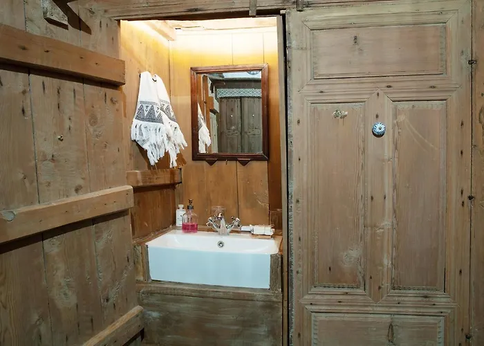 فندق مبيت وإفطار Yeniceri Ahmet Aga Konagi 3*